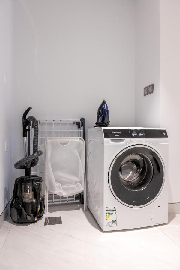 Spectacular 3 Bedroom Condo With Maids Room Facing The Dubai Eye Екстер'єр фото